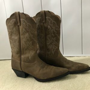 NWOT Ariat western leather cowboy boots